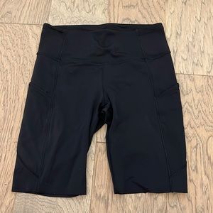 Lululemon black biker shorts
